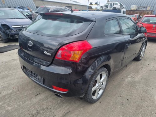 Kia Ceed 1.6 CRDI 16V ( D4FB ) 66kW r.2008 černá na náhradní díly