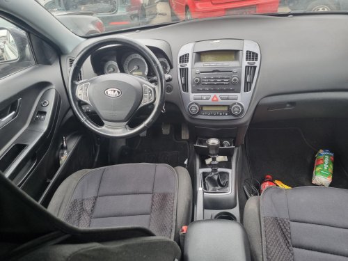 Kia Ceed 1.6 CRDI 16V ( D4FB ) 66kW r.2008 černá na náhradní díly