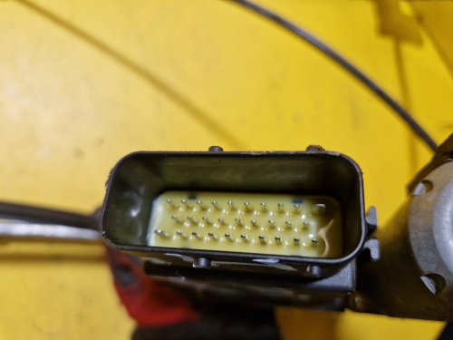 LEVÁ PŘEDNÍ STAHOVAČKA OKNA S MOTORKEM 101446203 - ŠKODA OCTAVIA I - 18596