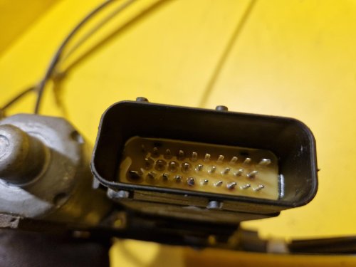 LEVÁ PŘEDNÍ STAHOVAČKA OKNA S MOTORKEM 101446203 - ŠKODA OCTAVIA I - 18693