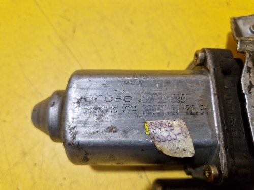 LEVÁ PŘEDNÍ STAHOVAČKA OKNA S MOTORKEM 193792000 OPEL ASTRA F - 18500