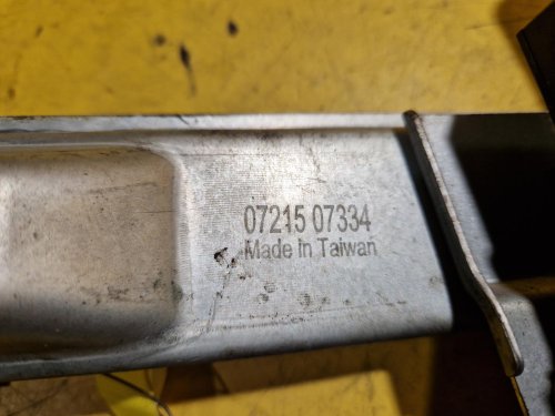 LEVÁ ZADNÍ STAHOVAČKA OKNA S MOTORKEM  71002603 - BMW 1 E87 (2003-2011) - 18598