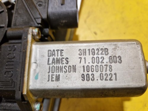 LEVÁ ZADNÍ STAHOVAČKA OKNA S MOTORKEM  71002603 - BMW 1 E87 (2003-2011) - 18598