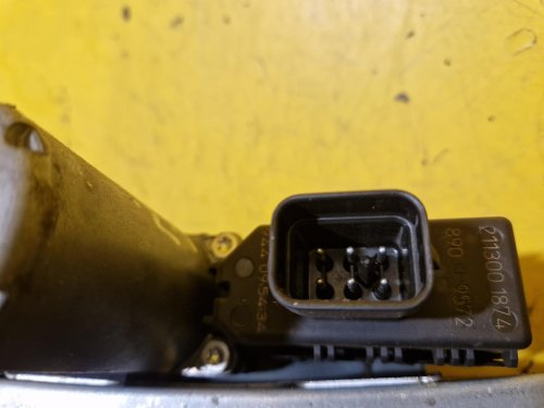 LEVÁ ZADNÍ STAHOVAČKA OKNA S MOTORKEM 0130821457 - OPEL ASTRA H - 18504