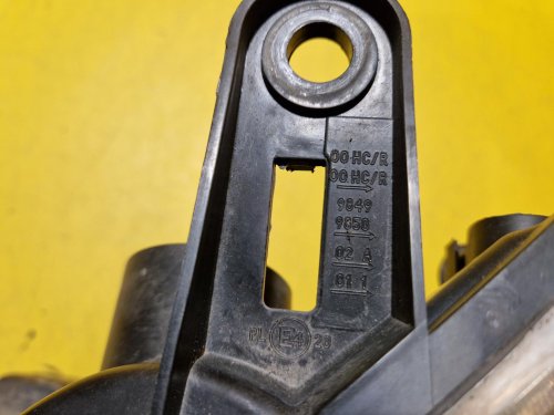 LEVÉ PŘEDNÍ SVĚTLO CITROEN BERLINGO / PEUGEOT PARTNER FACELIFT - 20375