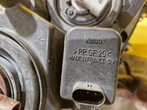 LEVÉ PŘEDNÍ SVĚTLO OPEL ZAFIRA A - 20855