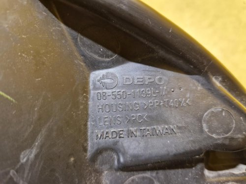 LEVÉ PŘEDNÍ SVĚTLO PEUGEOT 107 - 18685