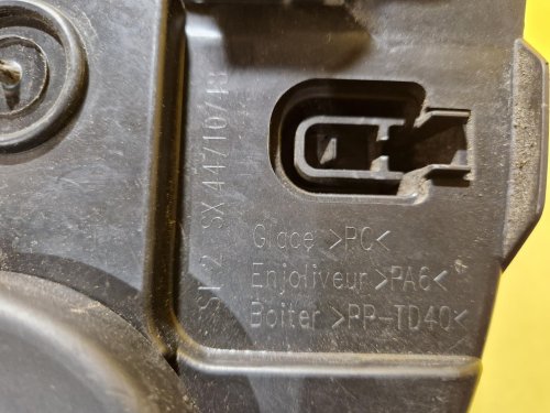 LEVÉ PŘEDNÍ SVĚTLO PEUGEOT 308 I - 19811