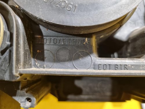LEVÉ PŘEDNÍ SVĚTLO PEUGEOT 5008 I / 3008 I - 17888