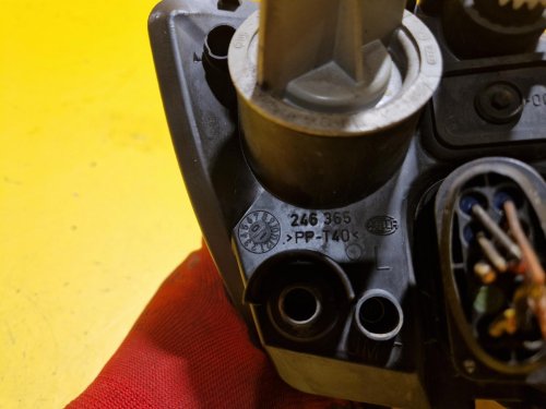 LEVÉ PŘEDNÍ SVĚTLO ŠKODA FABIA I - 20039