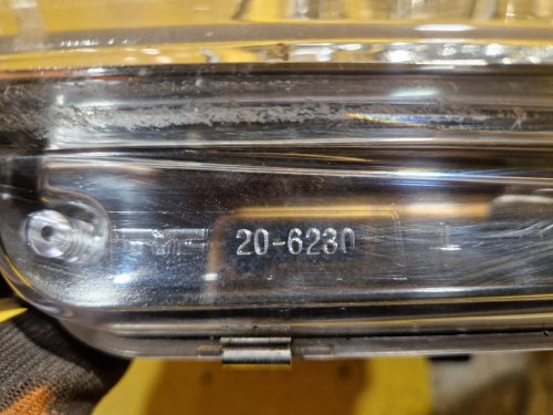 LEVÉ PŘEDNÍ SVĚTLO ŠKODA FABIA I - 20852