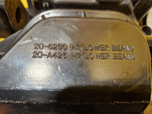 LEVÉ PŘEDNÍ SVĚTLO ŠKODA FABIA I - 20852