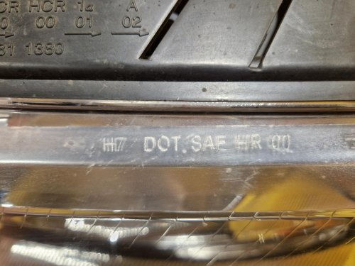 LEVÉ PŘEDNÍ SVĚTLO VW PASSAT B5.5 - 19911