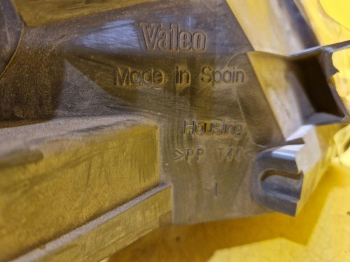 LEVÉ PŘEDNÍ SVĚTLO VW PASSAT B6 S ČOČKOU - 18962