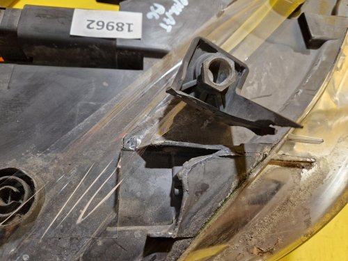 LEVÉ PŘEDNÍ SVĚTLO VW PASSAT B6 S ČOČKOU - 18962