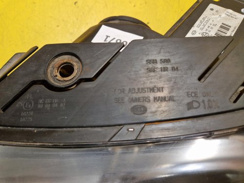 LEVÉ PŘEDNÍ SVĚTLO VW PASSAT B6 S ČOČKOU - 20671