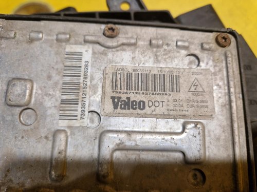 LEVÉ PŘEDNÍ XENON SVĚTLO BMW 1 , E87, E81 - 18951