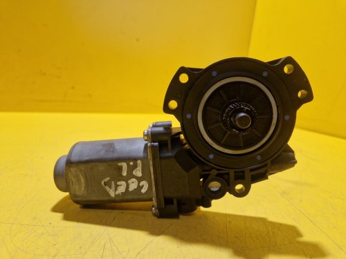 LEVÝ PŘEDNÍ MOTOREK STAHOVAČKY OKNA - 402057 D - KIA CEED I - 19493