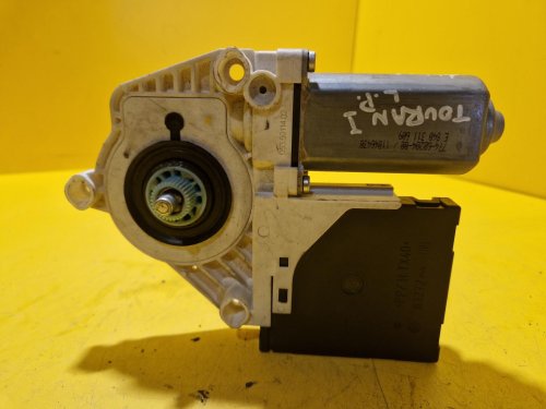 LEVÝ PŘEDNÍ MOTOREK STAHOVAČKY OKNA 1T0959701 S JEDNOTKOU 1K0959793C - ŠKODA OCTAVIA II / VW TOURAN I, PASSAT B6, GOLF V.../ SEAT ALTEA, TOLEDO... - 19447