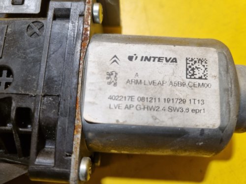 LEVÝ PŘEDNÍ MOTOREK STAHOVAČKY OKNA 402217E CITROEN C3 II (2009-) - 17748