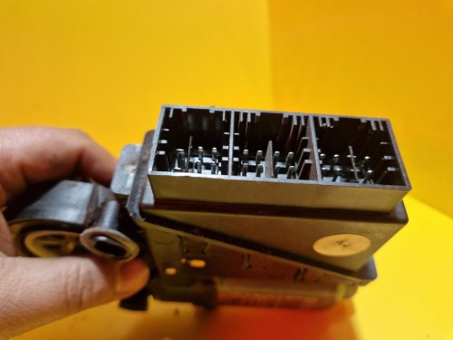 LEVÝ PŘEDNÍ MOTOREK STAHOVAČKY OKNA 6Q1959801 - ŠKODA FABIA I, FABIA II, ROOMSTER / VW POLO IV / SEAT IBIZA III, CORDOBA II - 15936