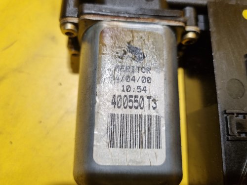 LEVÝ PŘEDNÍ MOTOREK STAHOVAČKY OKNA 6Q1959801 - ŠKODA FABIA I, FABIA II, ROOMSTER / VW POLO IV / SEAT IBIZA III, CORDOBA II - 17449