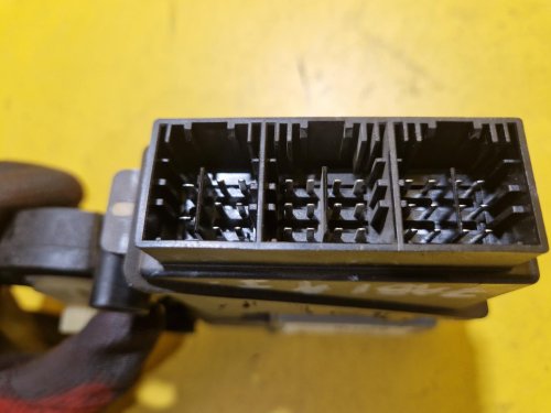 LEVÝ PŘEDNÍ MOTOREK STAHOVAČKY OKNA 6Q1959801A - ŠKODA FABIA I, FABIA II, ROOMSTER / VW POLO IV / SEAT IBIZA III, CORDOBA II - 18346