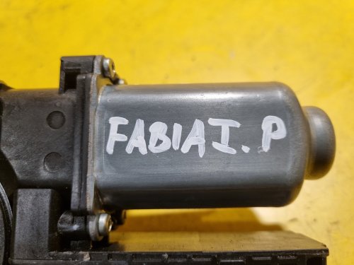 LEVÝ PŘEDNÍ MOTOREK STAHOVAČKY OKNA 6Y195802 - ŠKODA FABIA I, FABIA II, ROOMSTER / VW POLO IV / SEAT IBIZA III, CORDOBA II - 17613