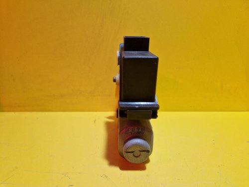 LEVÝ PŘEDNÍ MOTOREK STAHOVAČKY OKNA 6Y1959801 - ŠKODA FABIA I, FABIA II, ROOMSTER / VW POLO IV / SEAT IBIZA III, CORDOBA II - 15937