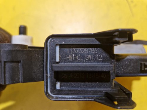 LEVÝ PŘEDNÍ MOTOREK STAHOVAČKY OKNA S JEDNOTKOU 82450-3Z010 HYUNDAI I40 - 18342