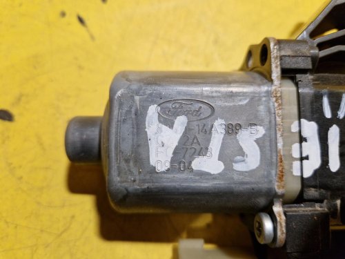 LEVÝ ZADNÍ MOTOREK STAHOVAČKY OKNA 0130822404 FORD FIESTA VI MK6 - 19769