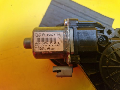 LEVÝ ZADNÍ MOTOREK STAHOVAČKY OKNA 0130822545 HYUNDAI I30 I -16035