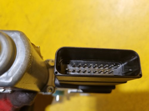 LEVÝ ZADNÍ MOTOREK STAHOVAČKY OKNA 1K0959703E - ŠKODA OCTAVIA II / VW TOURAN, GOLF V... / SEAT ALTEA, TOLEDO III... - 17610