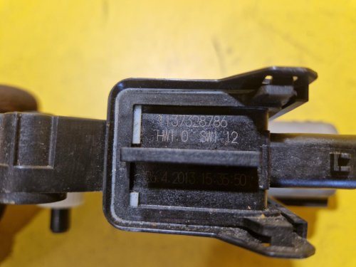 LEVÝ ZADNÍ MOTOREK STAHOVAČKY OKNA S JEDNOTKOU 83450-3Z010 HYUNDAI I40 - 18343