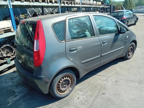Mitsubishi Colt 1.1 ( 134910 ) 55kW r.2005 šedá na náhradní díly