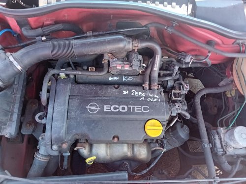 Opel Corsa C 1.2 16V ( Z12XEP ) 59kW r.2006 červená Z547 na náhradní díly