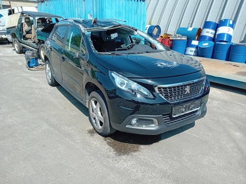 Peugeot 2008 Facelift 1.2 ( HM01 ) 60kW r.2018 černá na náhradní díly