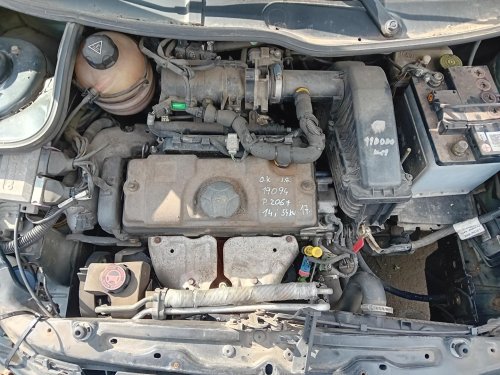 Peugeot 206+ 1.4 ( KFT ) 54kW r.2011 šedá na náhradní díly