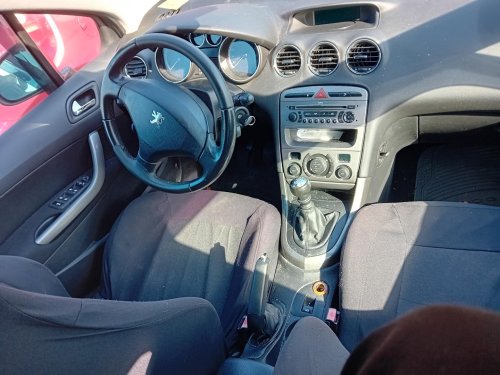Peugeot 308 1.6 HDI ( 9HZ ) 80kW r.2009 šedá na náhradní díly