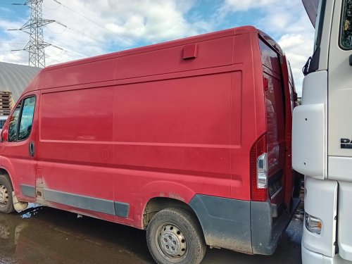 Peugeot Boxer 2.2 HDI ( 4H03 ) 110kW r.2013 červená na náhradní díly