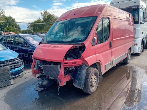 Peugeot Boxer 2.2 HDI ( 4H03 ) 110kW r.2013 červená na náhradní díly