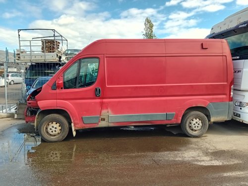 Peugeot Boxer 2.2 HDI ( 4H03 ) 110kW r.2013 červená na náhradní díly