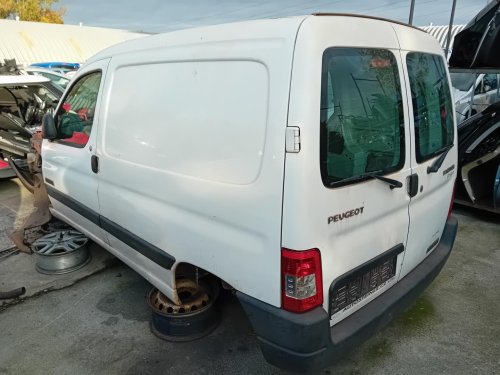 Peugeot Partner electric ( Y51 ) 42kW r.2011 na náhradní díly