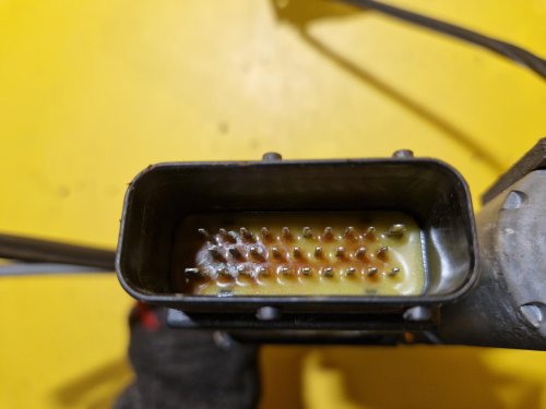 PRAVÁ PŘEDNÍ STAHOVAČKA OKNA S MOTORKEM 101448200 - ŠKODA OCTAVIA I - 18809