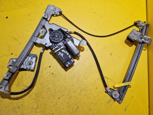 PRAVÁ PŘEDNÍ STAHOVAČKA OKNA S MOTORKEM 101448203 - ŠKODA OCTAVIA I - 18595