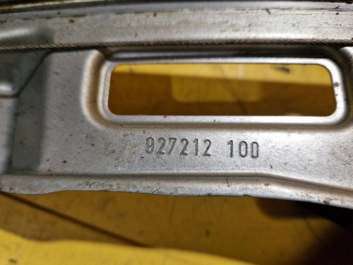 PRAVÁ ZADNÍ STAHOVAČKA OKNA 13260142 - OPEL ZAFIRA C - 18808