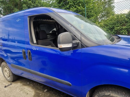 PRAVÉ PŘEDNÍ DVEŘE FIAT DOBLO II (263), MODRÉ 084 - 19124