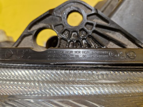 PRAVÉ PŘEDNÍ SVĚTLO - ŠKODA FABIA II , ROOMSTER - 19898