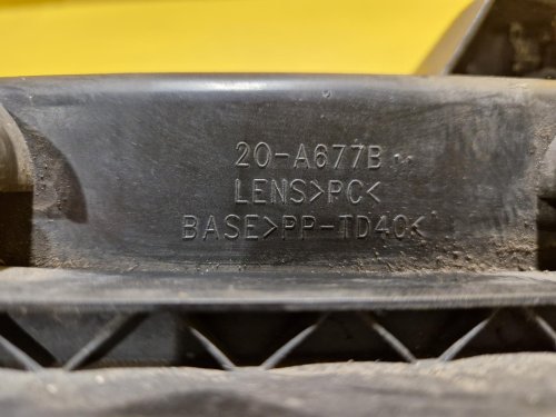 PRAVÉ PŘEDNÍ SVĚTLO FIAT DUCATO / CITROEN JUMPER / PEUGEOT BOXER ( 244 ) - 19893