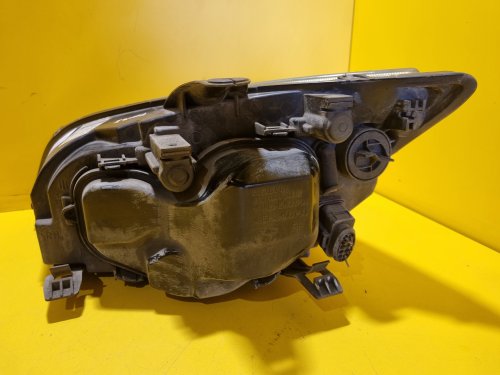 PRAVÉ PŘEDNÍ SVĚTLO FORD FOCUS II CHROM - 17813